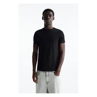Basic Muscle Fit T-Shirt