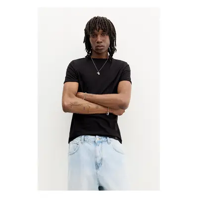 Basic Muscle Fit T-Shirt