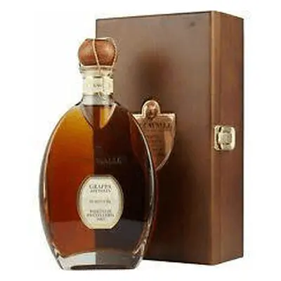 Dellavalle Grappa Affinata in botti di CASTAGNO 42% Vol. 0,7l in Giftbox | Brandy | 42% ABV | 70